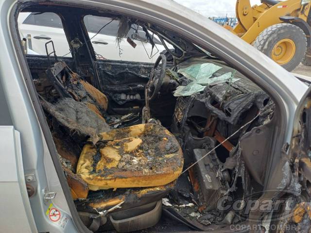 2015 VOLKSWAGEN VOYAGE 