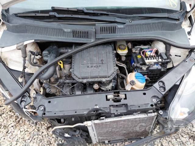 2015 VOLKSWAGEN UP 