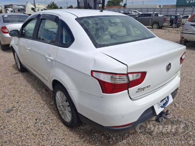2015 FIAT GRAND SIENA 
