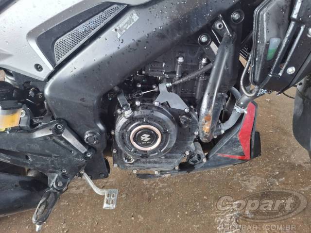 2025 BAJAJ DOMINAR 
