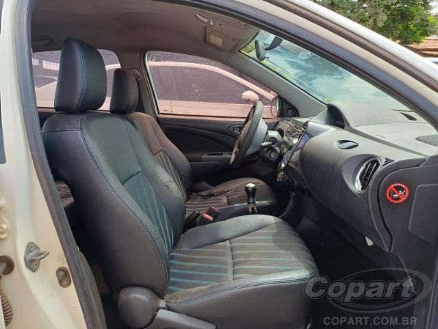 2015 TOYOTA ETIOS SEDA 
