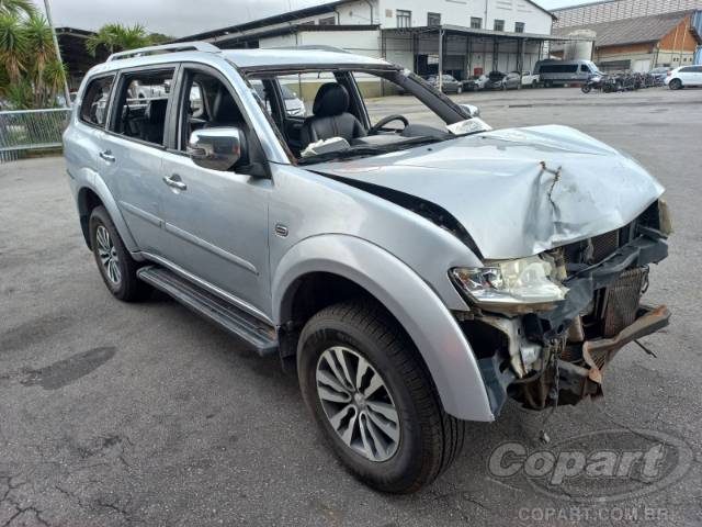 2017 MITSUBISHI PAJERO 