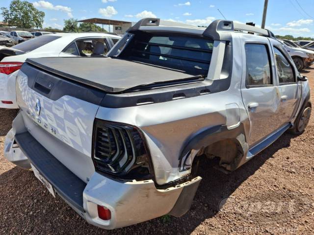 2019 RENAULT DUSTER OROCH 