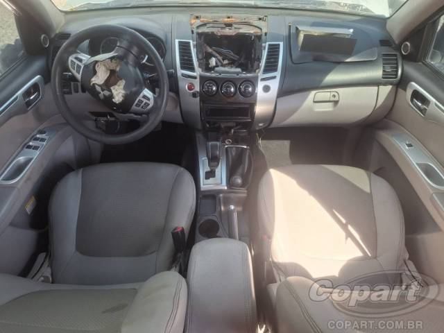 2011 MITSUBISHI PAJERO DAKAR 