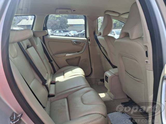 2015 VOLVO XC60 