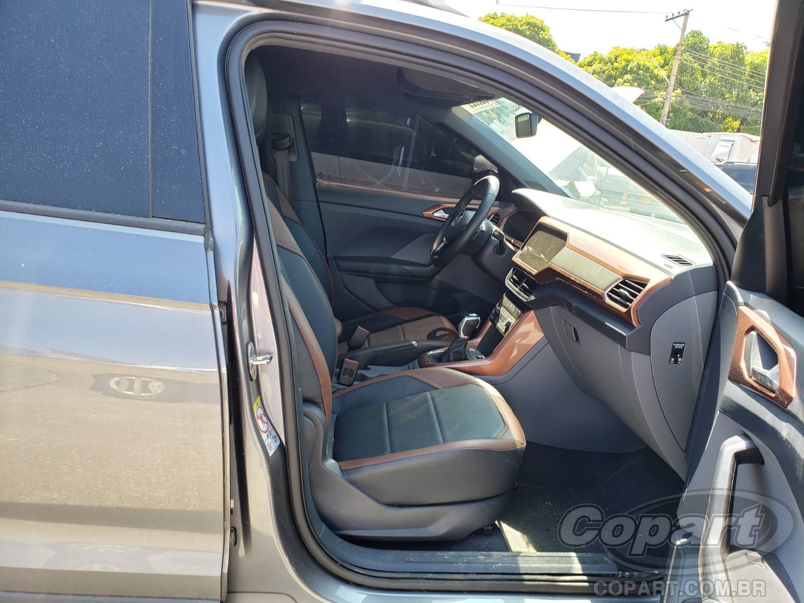 2021 VOLKSWAGEN T-CROSS — foto 5 de 10
