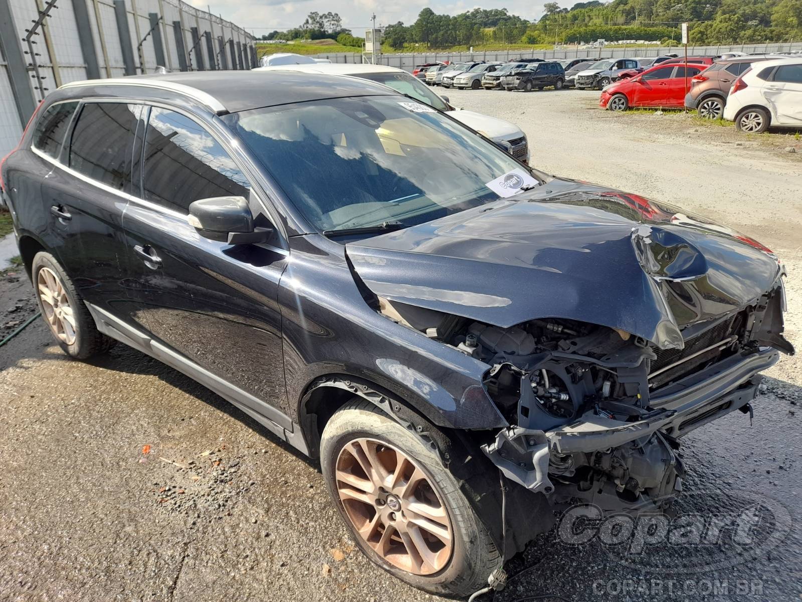 Veículo Volvo XC60 Volvo XC60 T5 Comfort 2.0 16V GTDI Turbo 2012 Médio Dano Frontal 2012 em leilão