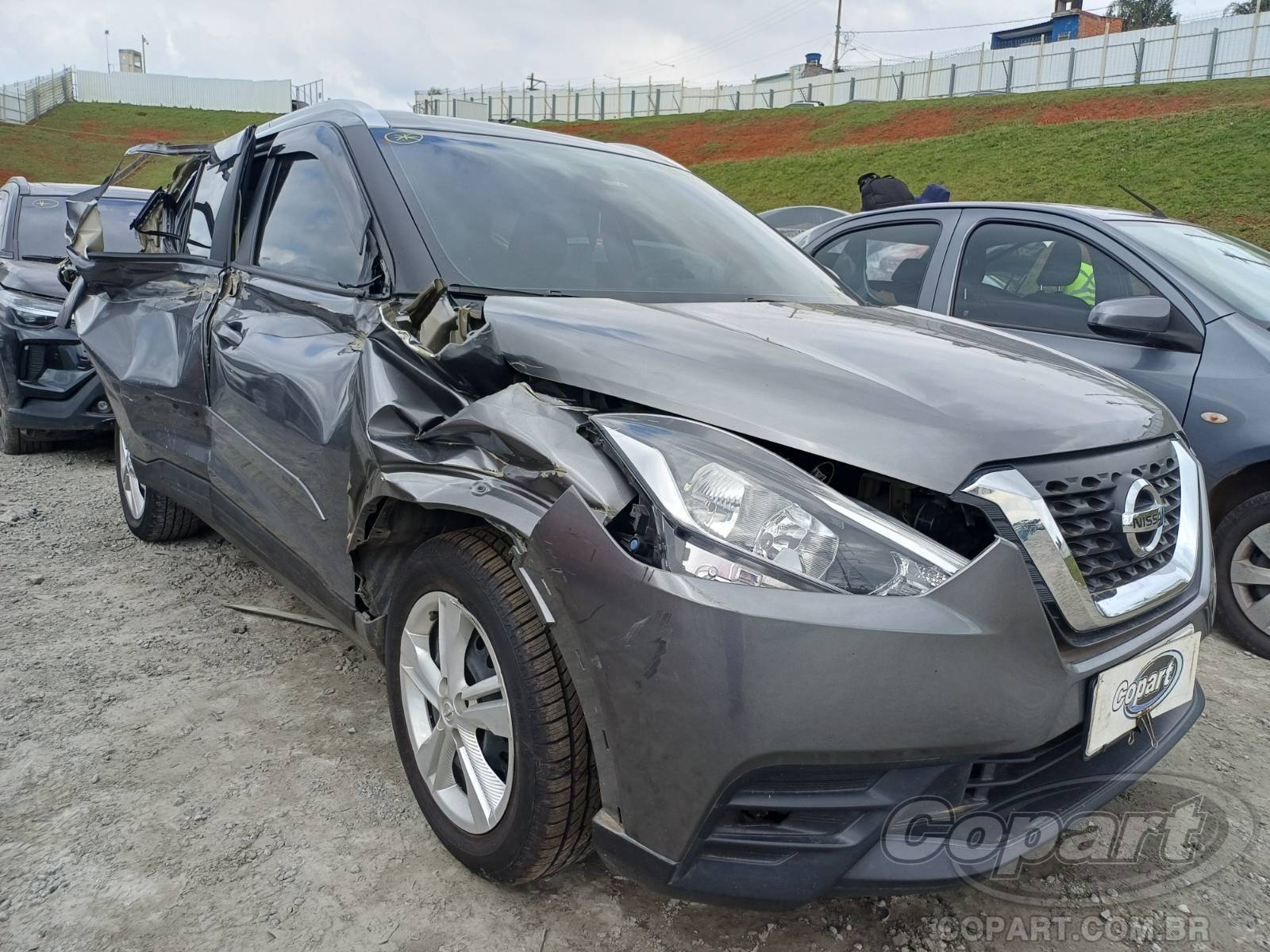 Veículo Nissan Kicks Nissan Kicks S CVT 1.6 16V 2018 Médio Dano Lateral 2018 em leilão