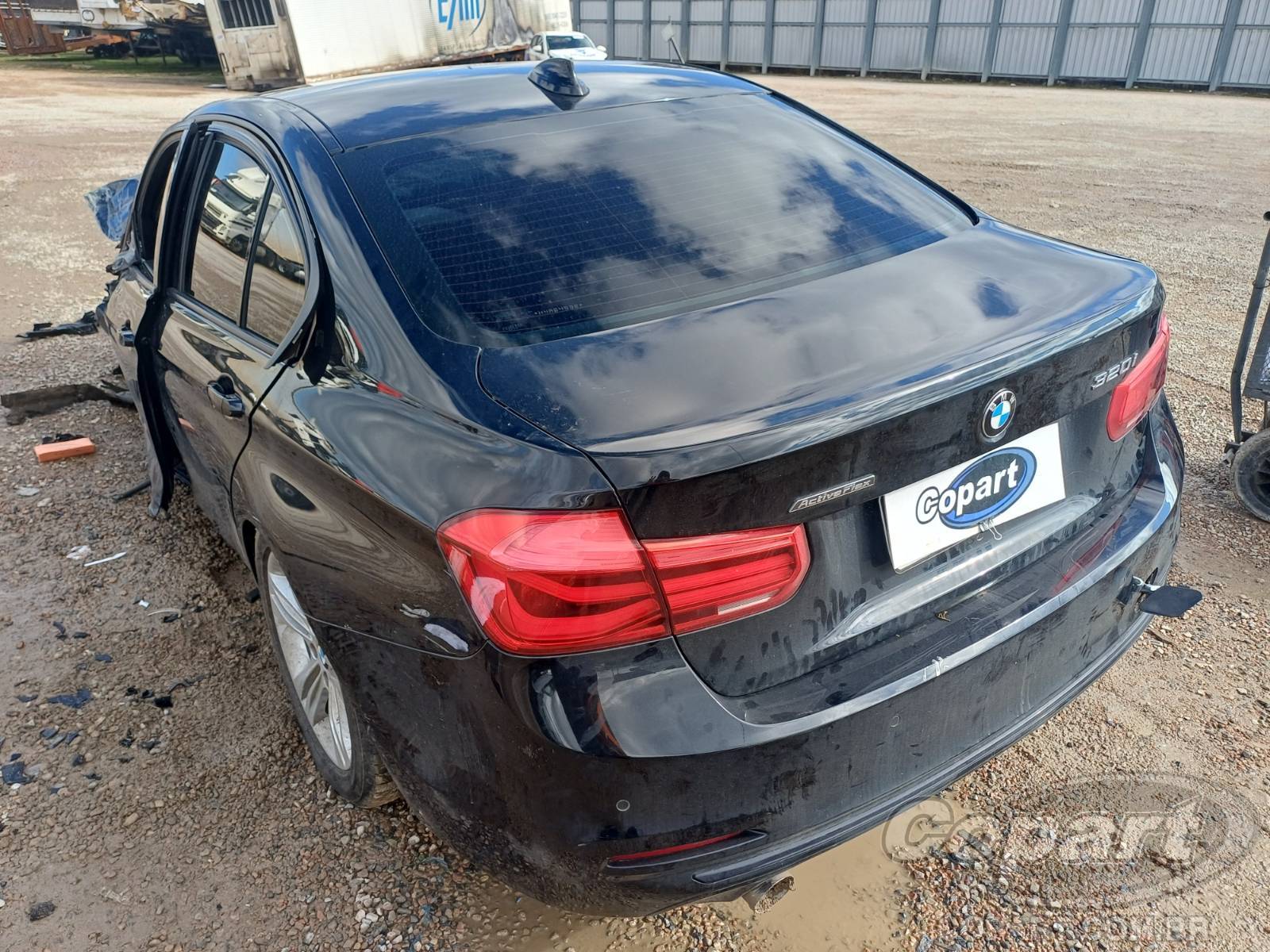 2017 BMW SERIE 3 — foto 3 de 11