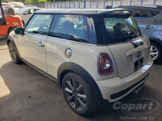 2013 MINI COOPER 