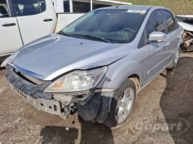 2009 FORD FOCUS SEDAN 