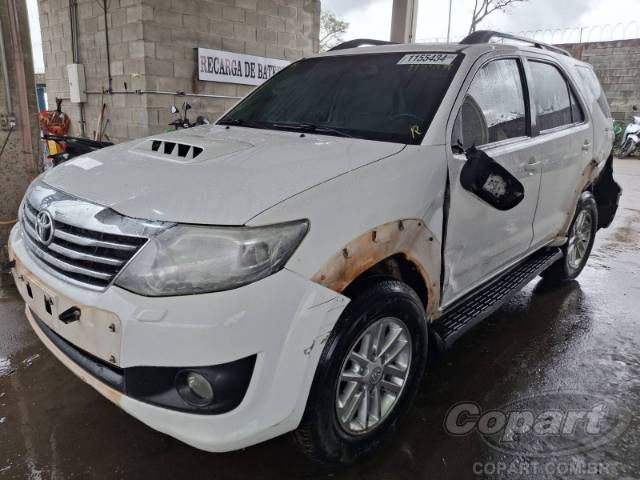 2013 TOYOTA HILUX SW4 
