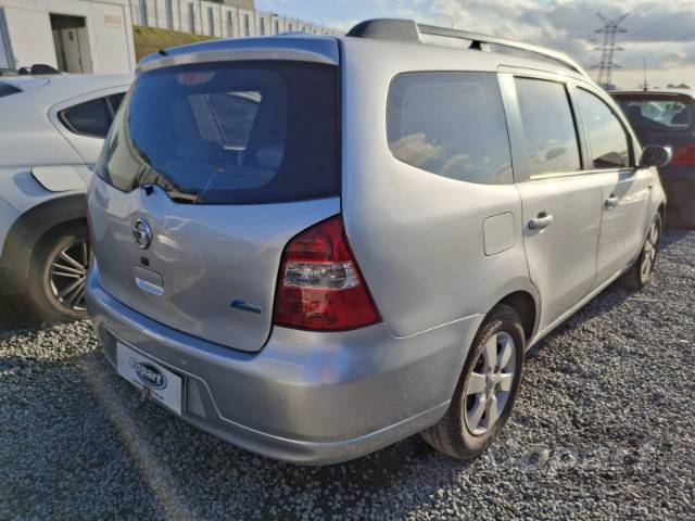 2010 NISSAN GRAND LIVINA 