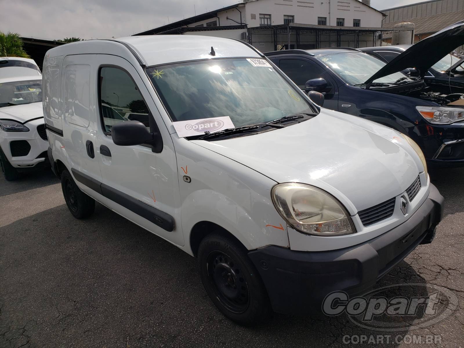 Veículo Renault Kangoo Renault Kangoo Express 1.6 16V Hi-Flex 2013 Pequena Monta 2013 em leilão