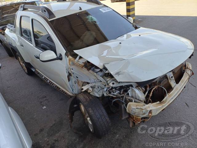 2021 RENAULT DUSTER OROCH 