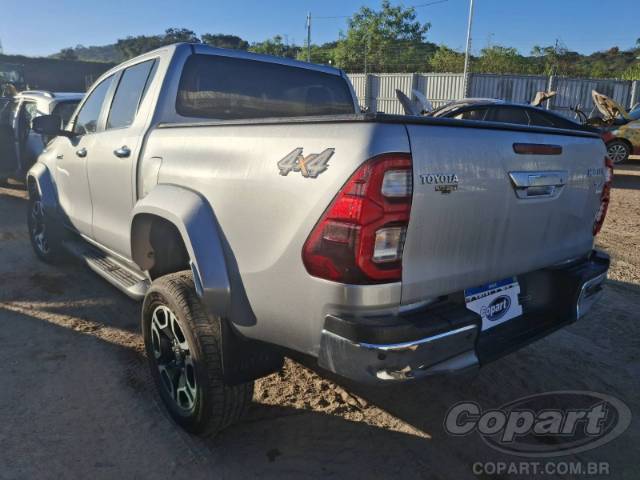 2024 TOYOTA HILUX CD 