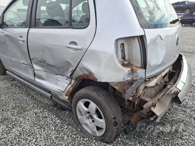 2005 VOLKSWAGEN FOX 
