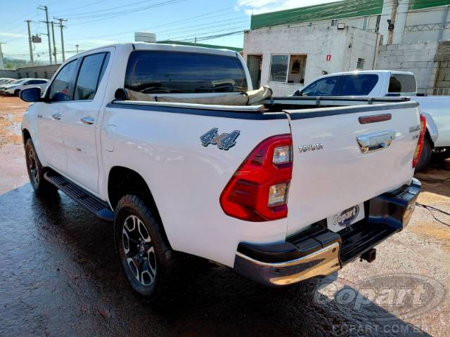 2024 TOYOTA HILUX CD 