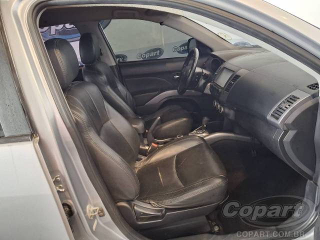 2010 MITSUBISHI OUTLANDER 