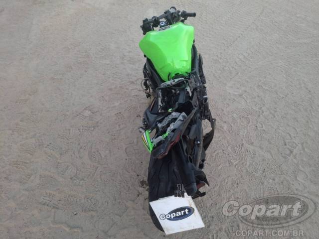2025 KAWASAKI NINJA ZX-6R 
