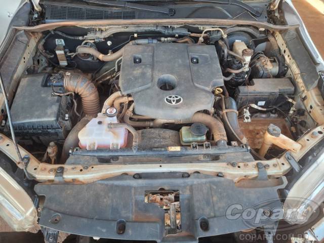 2024 TOYOTA HILUX CD 