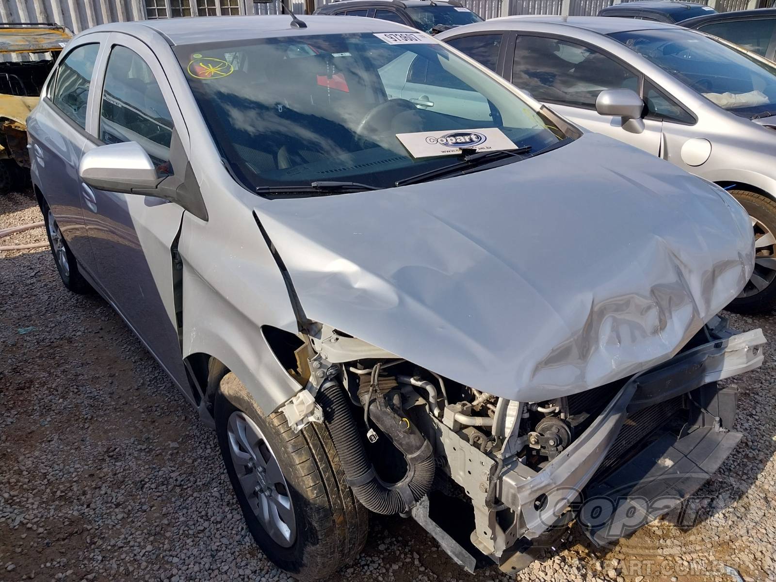 Chevrolet Onix LT 1.0 Eco 2017 Colisão Média Monta