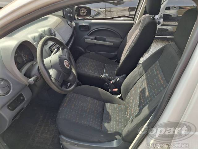 2015 FIAT UNO 