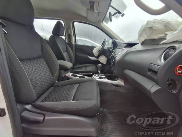 2025 NISSAN FRONTIER CD 