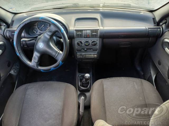 2003 CHEVROLET CORSA SEDAN 