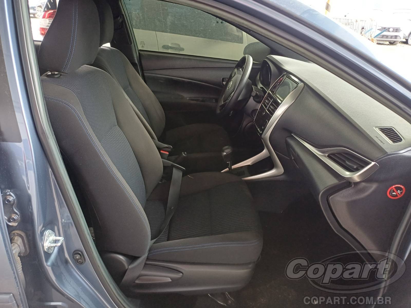 Foto 5: 2022 TOYOTA YARIS