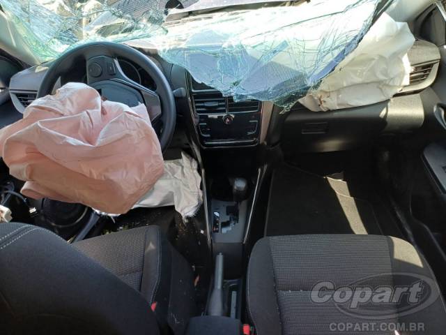 2025 TOYOTA YARIS SEDA 