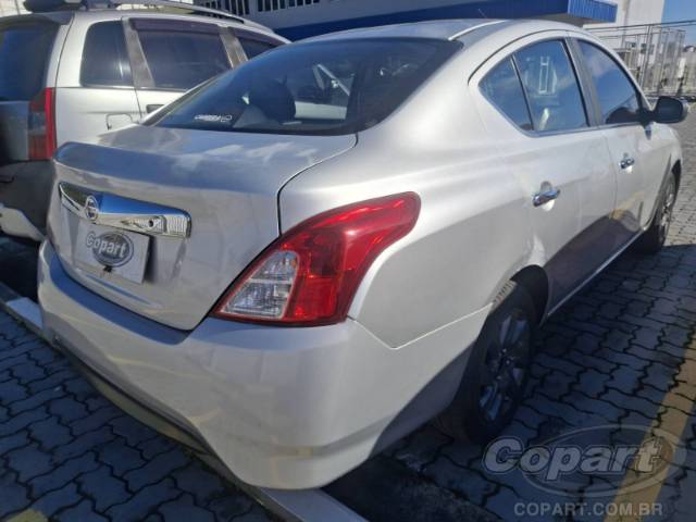 2017 NISSAN VERSA 