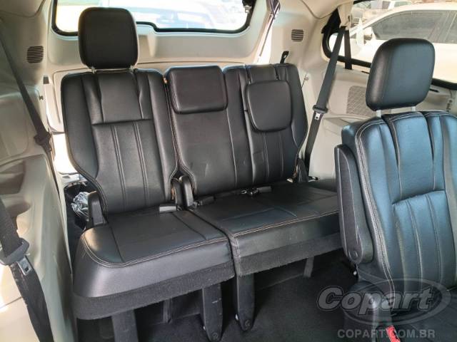 2012 CHRYSLER TOWN   COUNTRY 