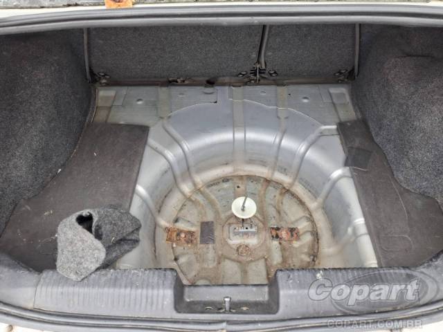 2001 FORD FOCUS SEDAN 