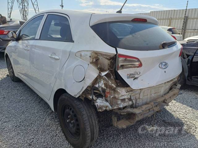 2015 HYUNDAI HB20 