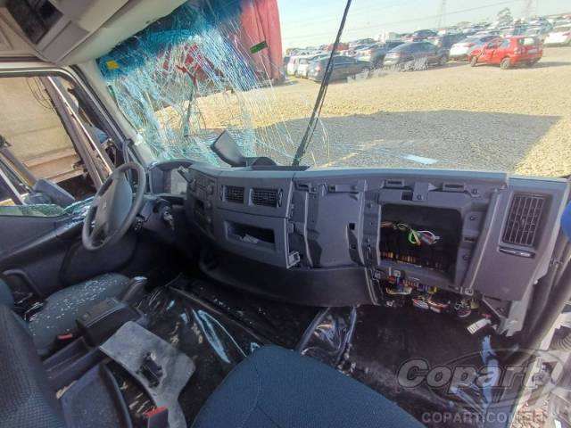 2025 VOLVO VM 