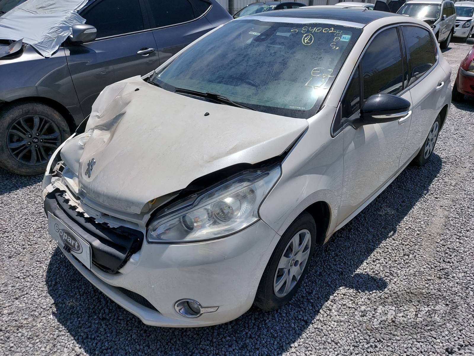 Foto 2: 2014 PEUGEOT 208