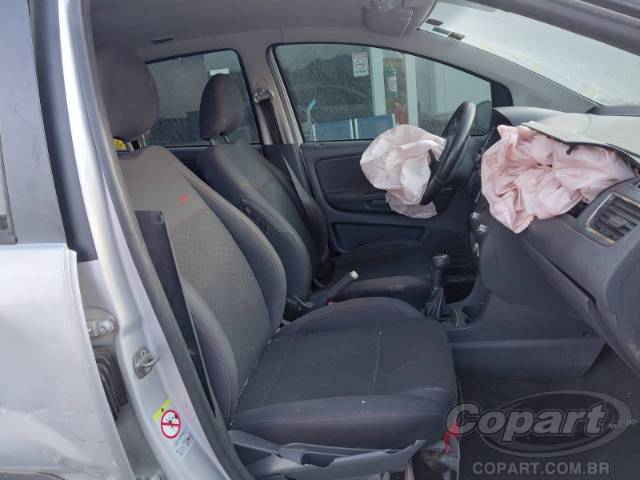 2013 VOLKSWAGEN FOX 