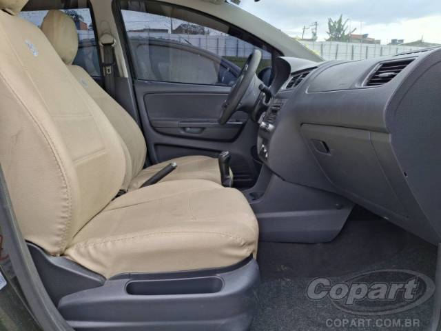 2013 VOLKSWAGEN FOX 