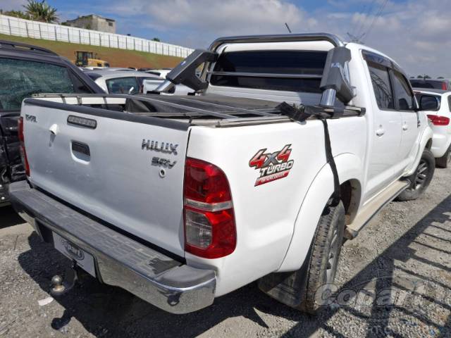 2015 TOYOTA HILUX CD 