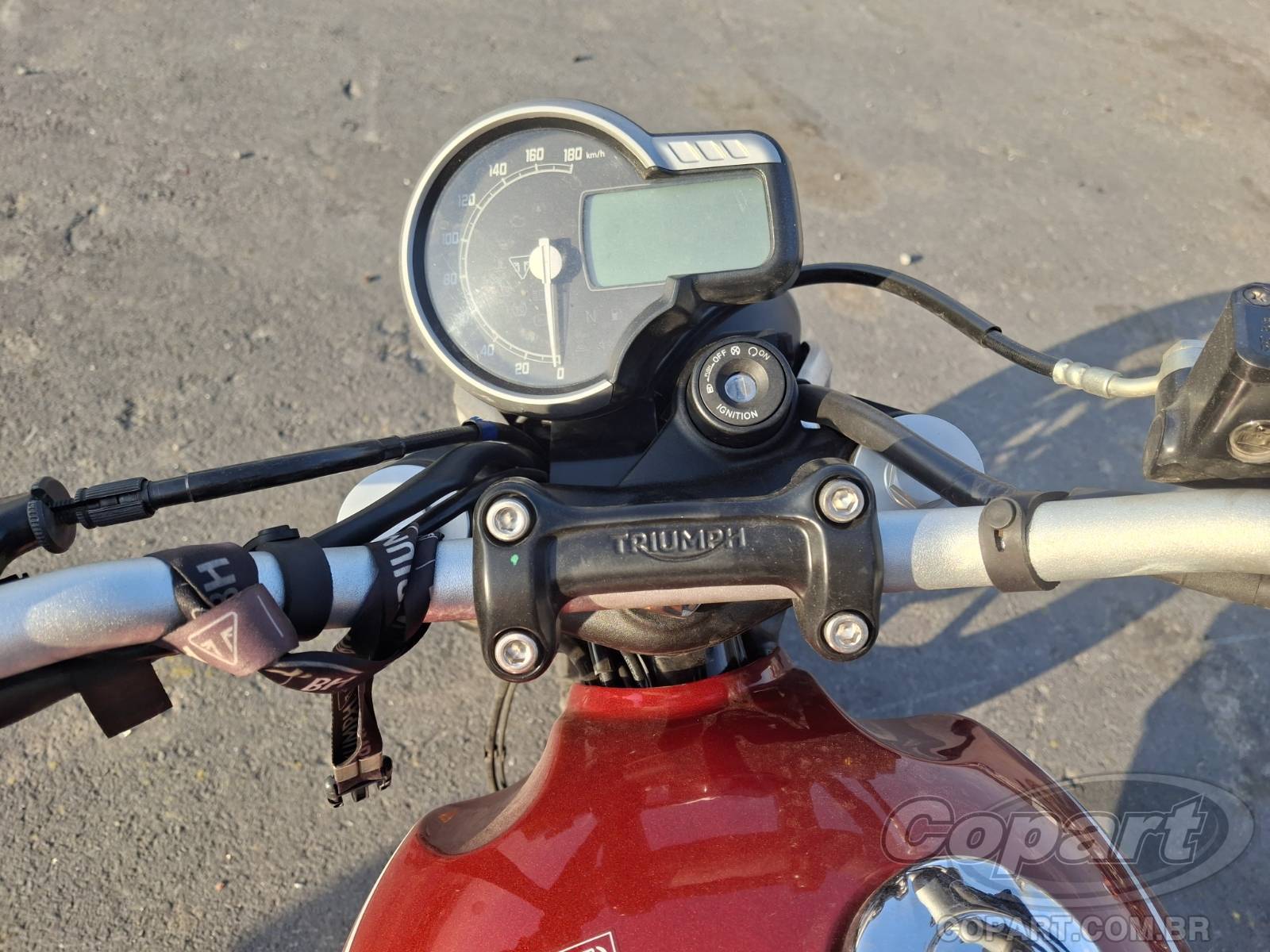 Foto 9 de 10: 2025 TRIUMPH SPEED