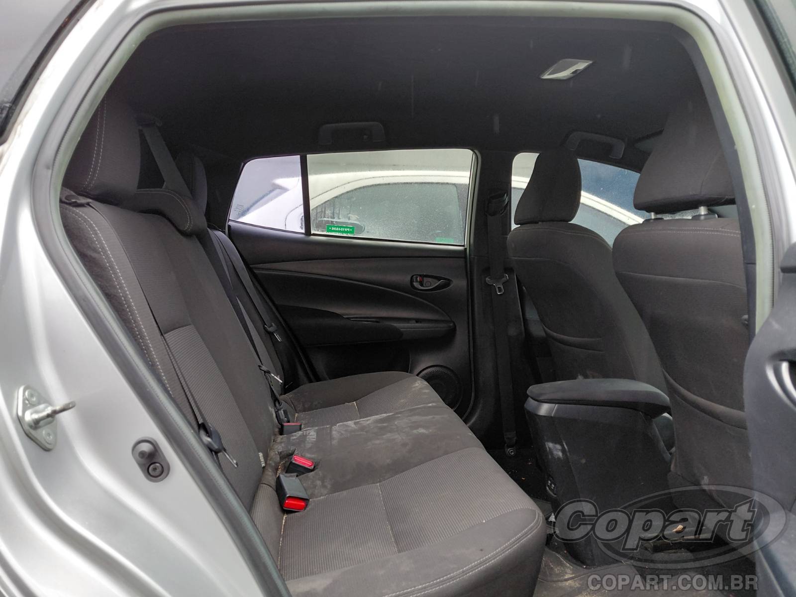 Foto 6 de 10: 2023 TOYOTA YARIS