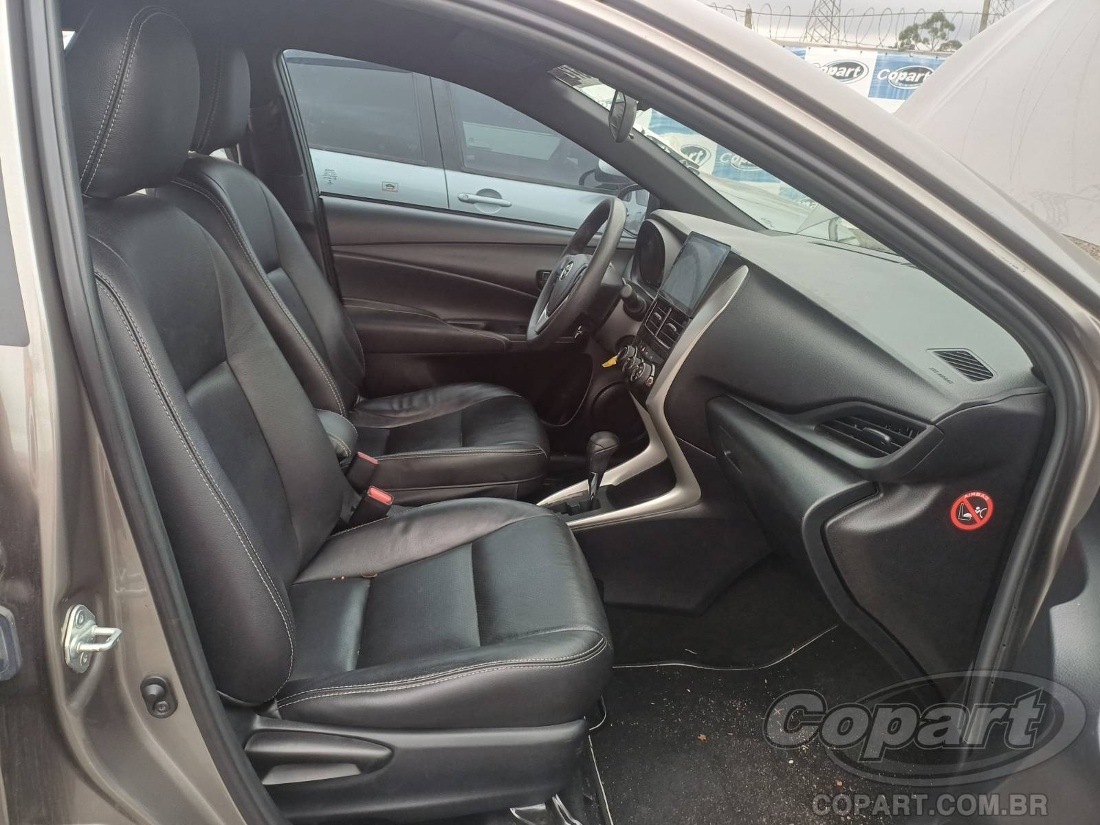 2020 TOYOTA YARIS — foto 5 de 11
