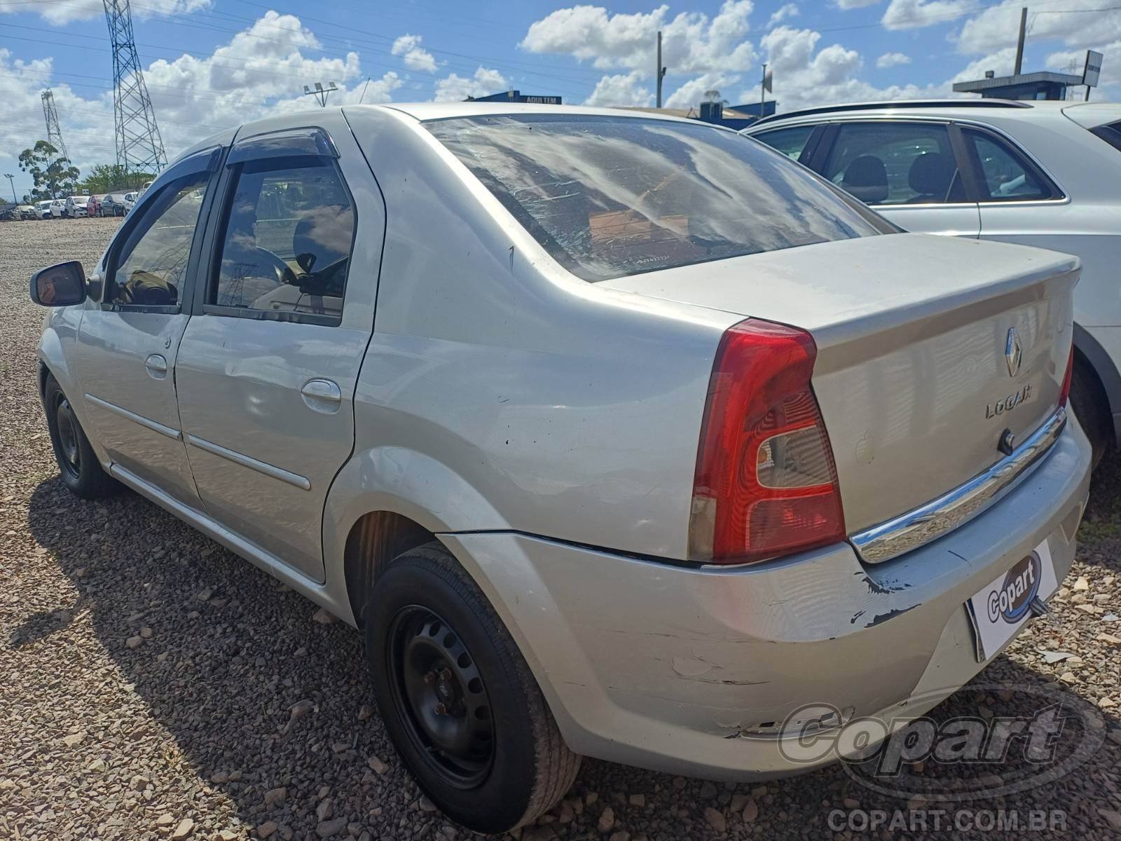 Foto 3: 2013 RENAULT LOGAN