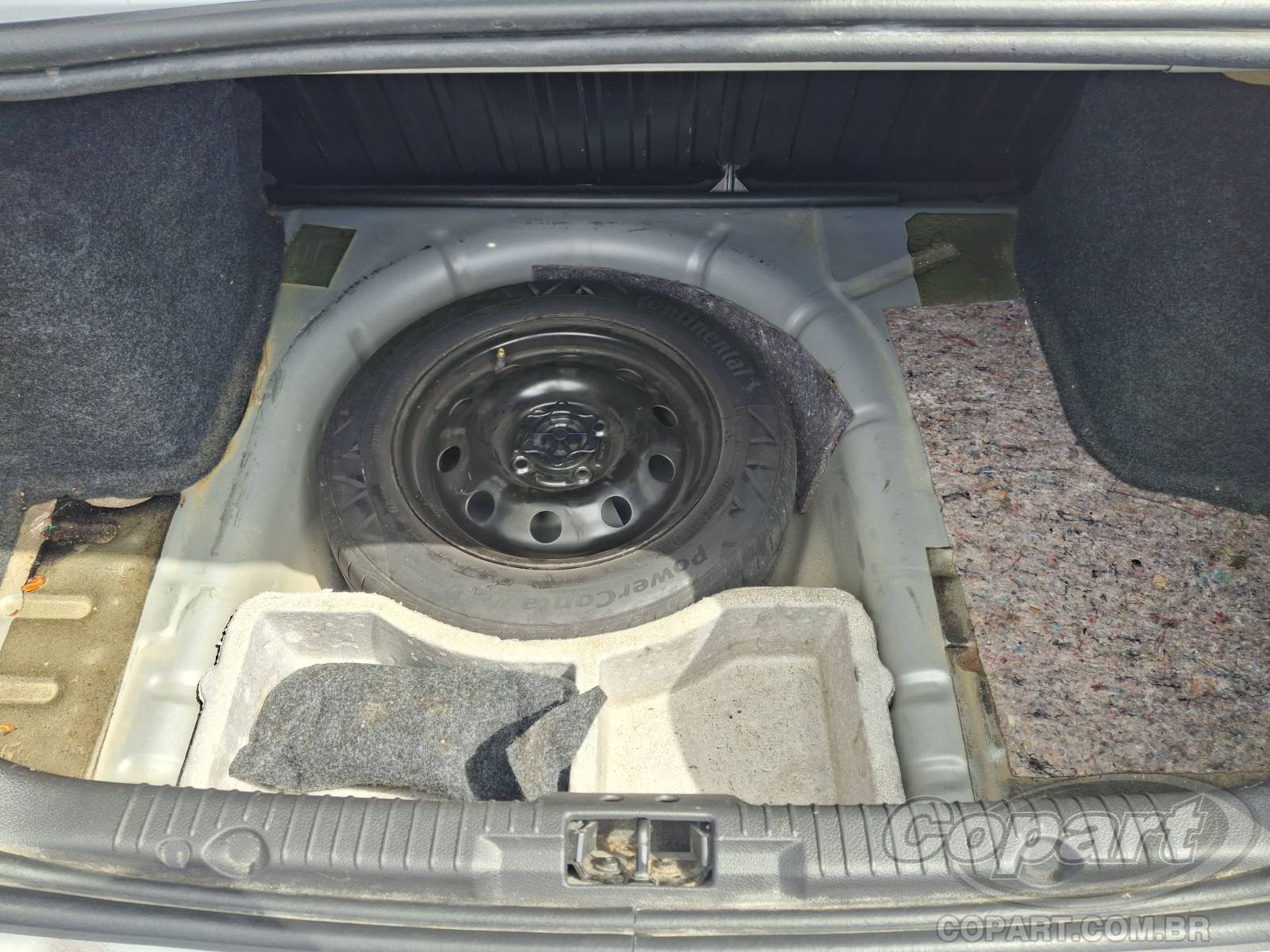 2013 FORD FIESTA SEDAN — foto 10 de 12