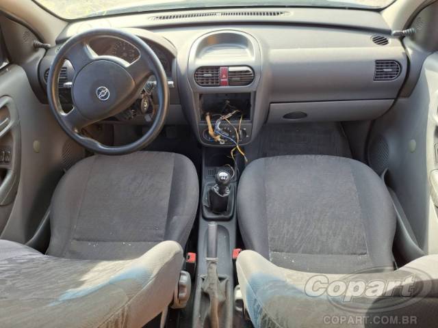 2004 CHEVROLET CORSA SEDAN 