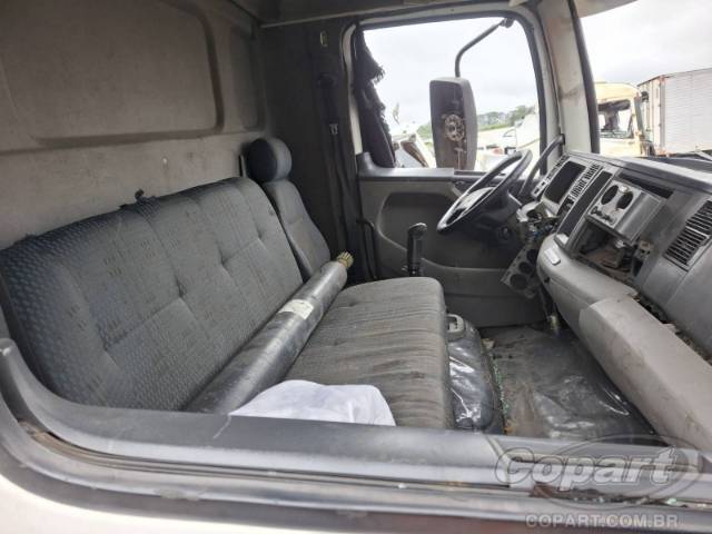 2009 VOLKSWAGEN CONSTELLATION 