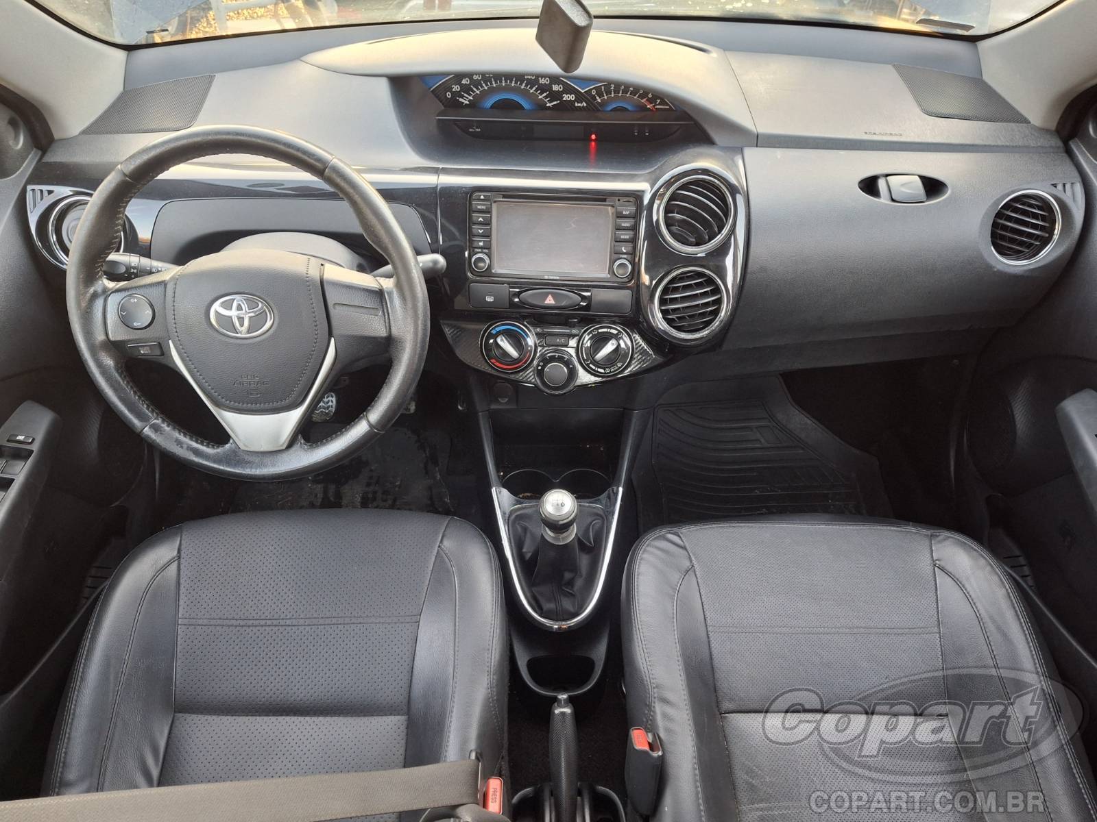 2016 TOYOTA ETIOS SEDA — foto 9 de 10