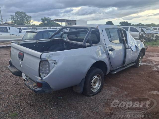 2013 MITSUBISHI L200 TRITON 