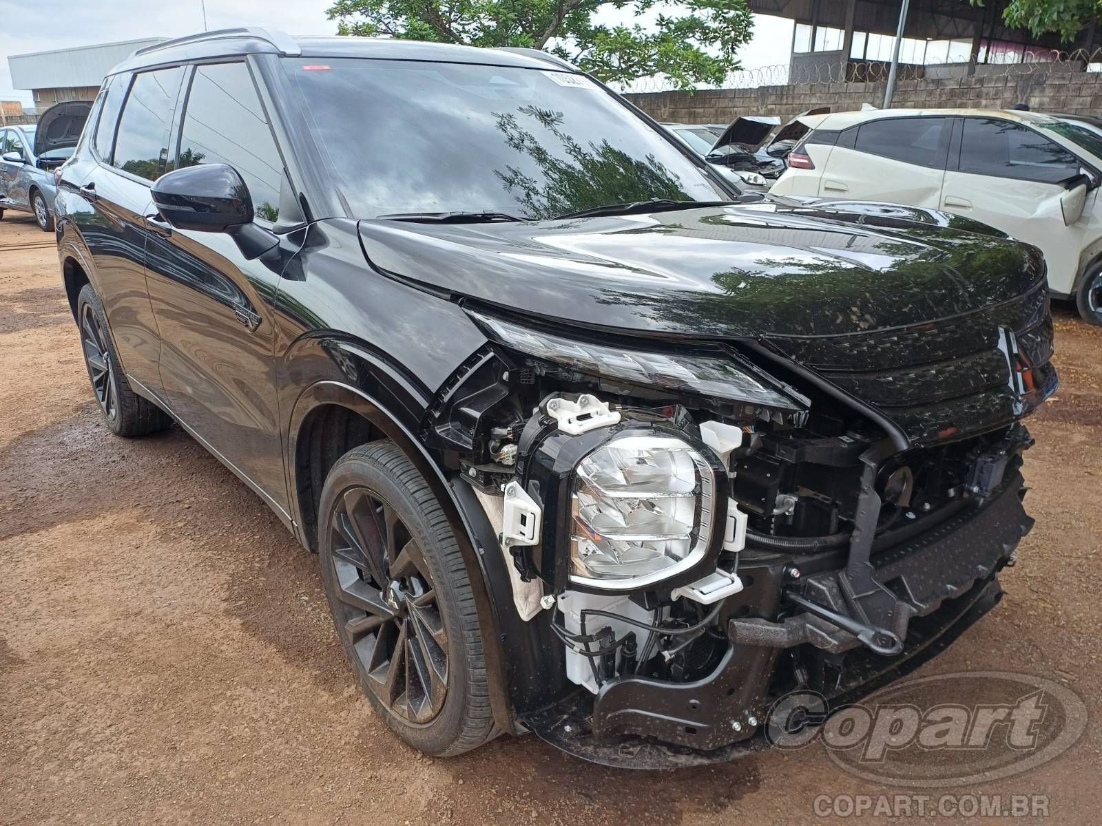 Veículo Mitsubishi Outlander Mitsubishi Outlander 2026 Híbrido 2026 em leilão